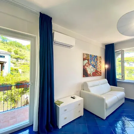 Giordano Sea View Amalfi Coast アパートホテル 3*